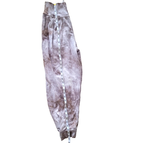 NWT Sundry Tie Dye Grey Pleated Sweatpants Women Size 2(M) - Picture 5 of 12